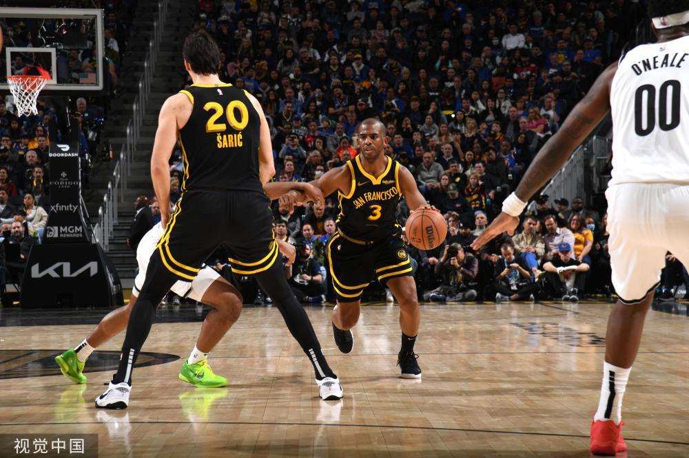 内维尔点评曼联失球：责任完全在门将巴因迪尔，他必须更强硬