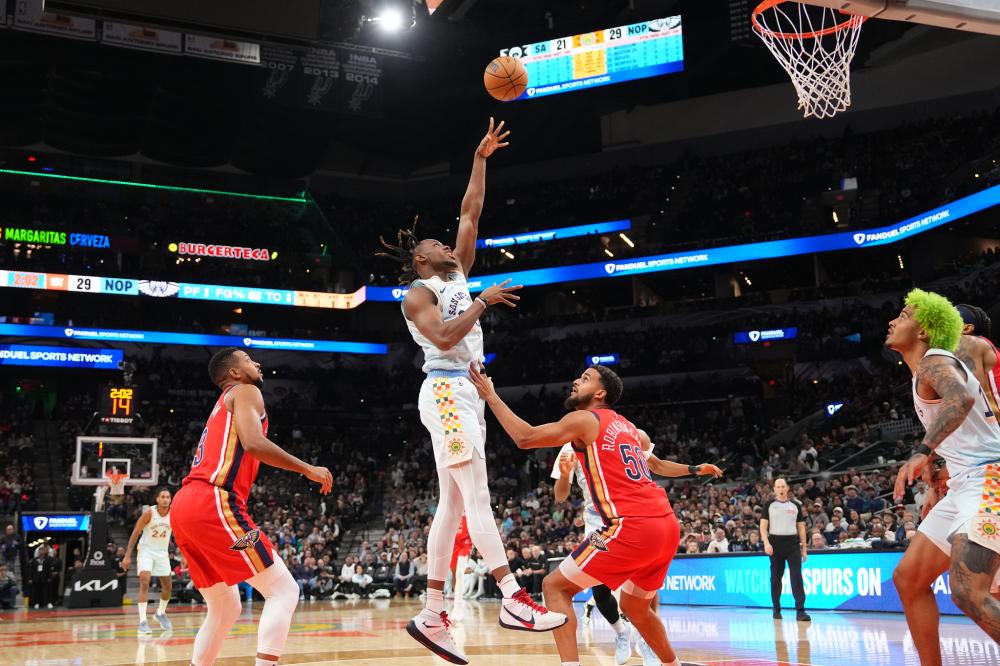 蒂娜展现出 蒂娜展现出